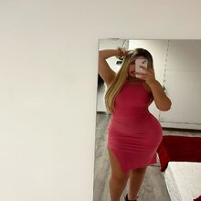 Rubia delgada , sensual masaje