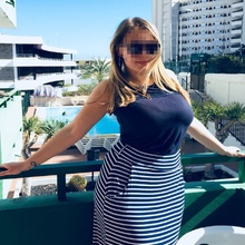 Rubia guapa trabajo sola en casa ven a verme WhatsApp