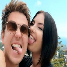 Pareja latina para todos los servicios