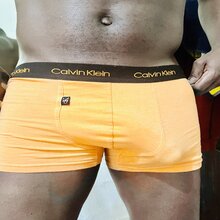 Chico negro africano para mujeres y a parejas.