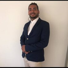 Latino discreto y fogoso