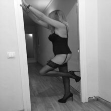 MADURA INDEPENDIENTE BESOS H&Uacute;MEDOS APARTAMENTO PRIVADO