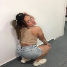 ven a meterme tus deditos en el trasero