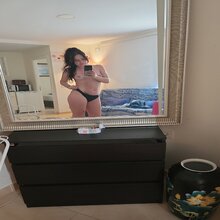 CHICA NUEVA EN LA ISLA