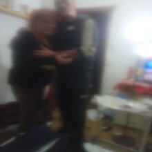 Madre e hijo os están esperando