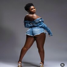 Videollamada erotismo soy YIDA  chica Africana