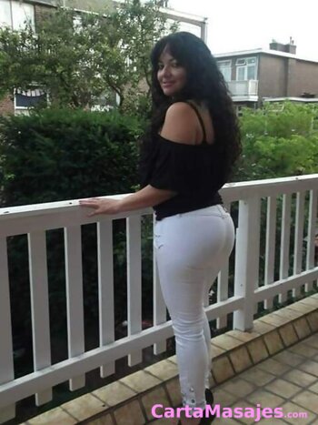 primera imagen miniatura: Morena sexy, implicada