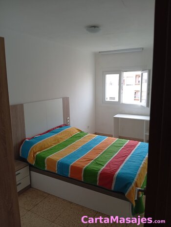 segunda imagen miniatura: HABITACIÓN LIBRE A CHICAS LEER BIEN