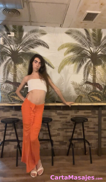 primera imagen miniatura: Trio jovencitas chica trans y chica cis