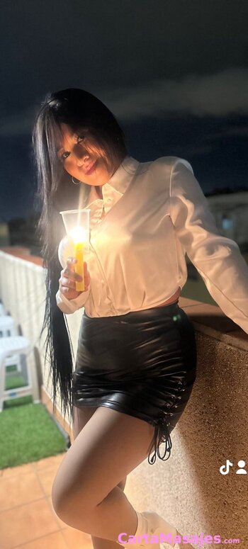 primera imagen miniatura: HOLA SOY MIA UNA MASAJISTA EROTICA SIMPATICA Y AGRADABLE