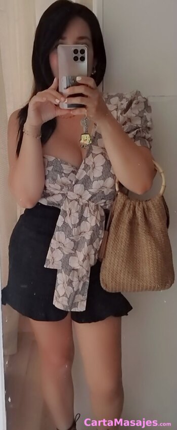 primera imagen miniatura: Zoe joven masajista sensitivos tantricos camilla y tatami