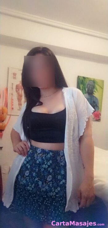 tercera imagen miniatura: Zoe joven masajista sensitivos tantricos camilla y tatami