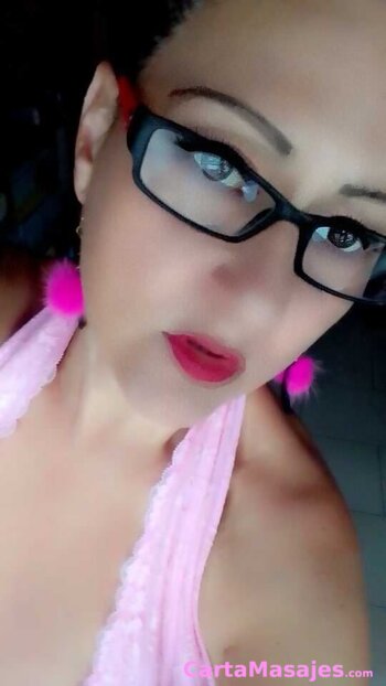 segunda imagen miniatura: Manos de sedas deslizándose por tu cuerpo.