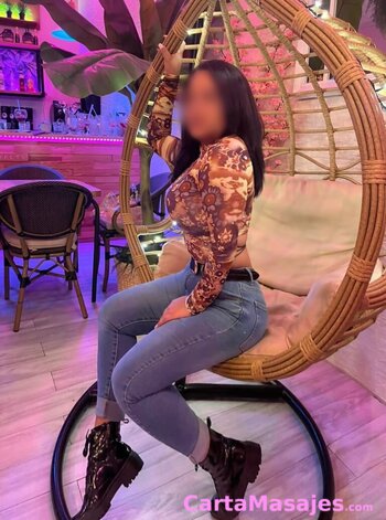 tercera imagen miniatura: E☎️631217866  SARA 20 A&Ntilde;OS DELGADA CANARIA LL&Aacute;MAME EN VALENCIA