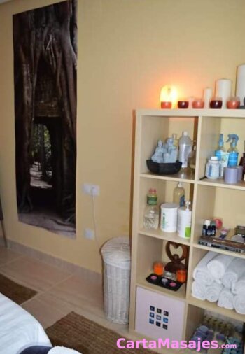 cuarta imagen miniatura: Masajista titulada, gabinete privado