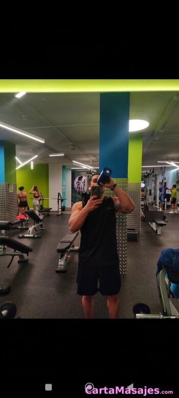 segunda imagen miniatura: SCORT MASCULINO-CABALLERO DE COMPAÑIA