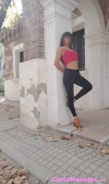 segunda imagen miniatura: Masajista titulada joven espa&ntilde;ola Naomi