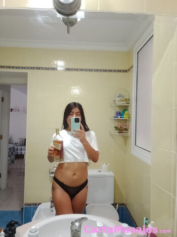 quinta imagen miniatura: La Reina del Amor y la Complacencia ya está de vuelta 💋💥