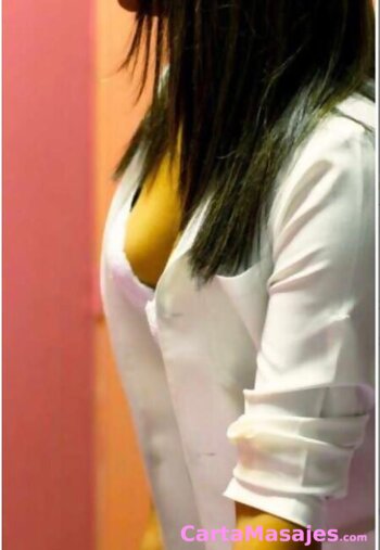 primera imagen miniatura: Joven masajista guapa