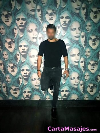 primera imagen miniatura: 🔥"Chico Guapo Italiano: Compañero de Élite para Mujeres y Parejas Sofisticadas "🔥