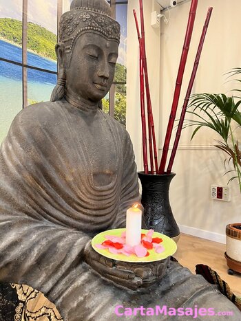 primera imagen miniatura: Masajista joven