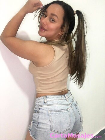 tercera imagen miniatura: ven a meterme tus deditos en el trasero