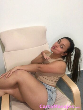 segunda imagen miniatura: ven a meterme tus deditos en el trasero