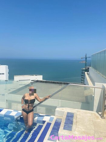 cuarta imagen miniatura: AMIGUITAS ATREVIDAS Y FIESTERAS (NOU BARRIS)