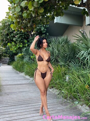 segunda imagen miniatura: Me gustan los caballeros interesantes que hayan vivido y viajado, hombres de los que aprender,