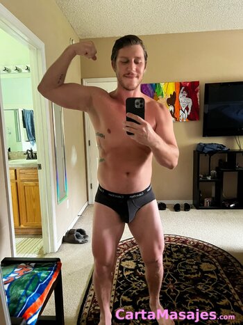 tercera imagen miniatura: Guapo hombre gay disponible para sexo sin restricciones