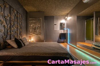 tercera imagen miniatura: Buscamos chicas entre 18 y 35 años, atractivas con muchas ganas de trabajar.