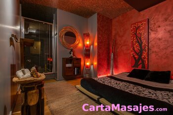 segunda imagen miniatura: Buscamos chicas entre 18 y 35 años, atractivas con muchas ganas de trabajar.