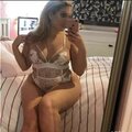 Española gordita de trato como novios besos y posturas
